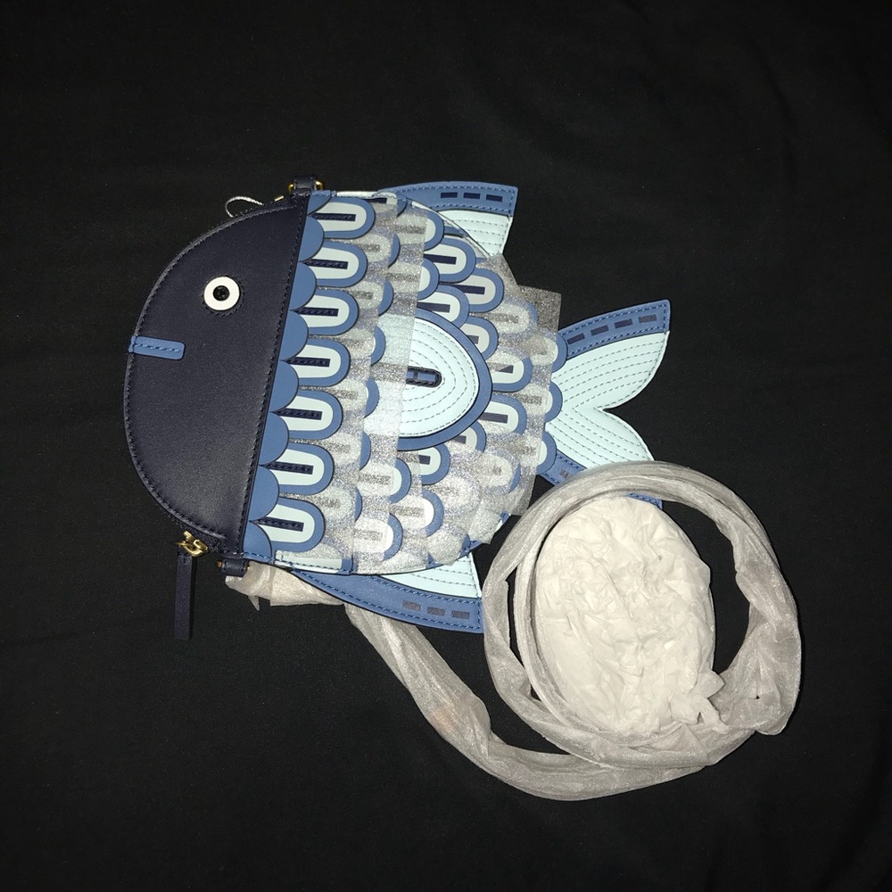 Fish cross body